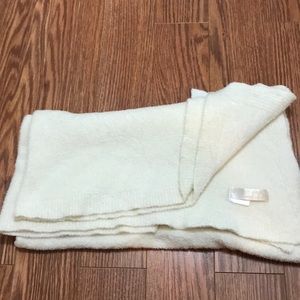 Barefoot dreams baby blanket